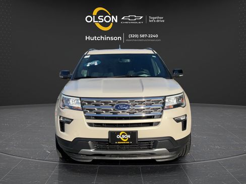 Used 2018 Ford Explorer XLT w/ Equipment Group 201A AWD/4WD image 16