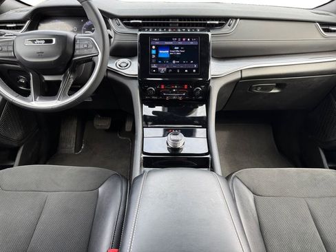 Used 2023 Jeep Grand Cherokee Altitude image 10