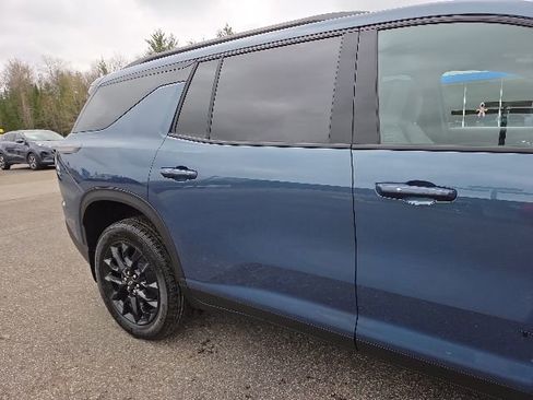 New 2026 Chevrolet Traverse LT w/ Midnight/Sport Edition AWD/4WD image 11