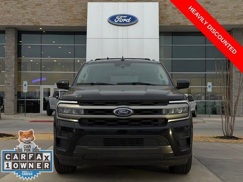 Used 2024 Ford Expedition XLT image 2