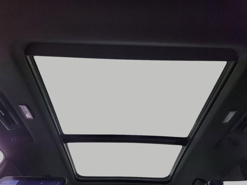 Used 2024 Chevrolet Tahoe High Country image 30