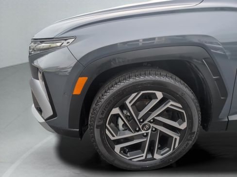 Used 2025 Hyundai Tucson Limited image 11