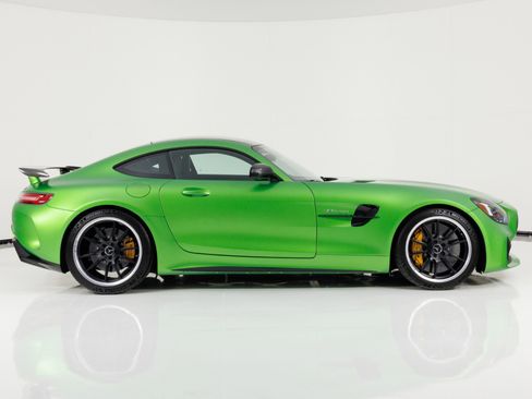 Used 2018 Mercedes-Benz AMG GT R image 2