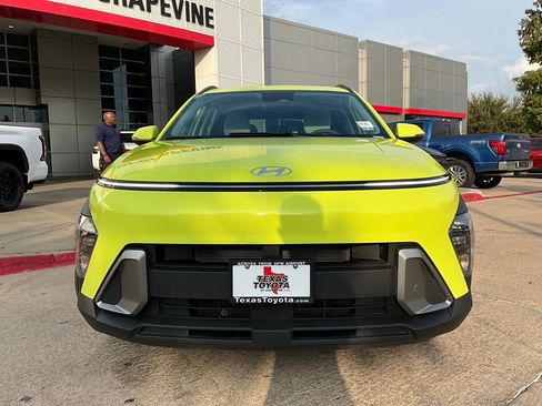 Used 2025 Hyundai Kona SEL image 4