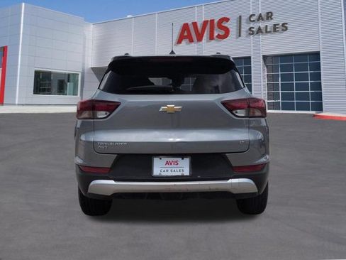 Used 2025 Chevrolet TrailBlazer LT AWD/4WD image 7