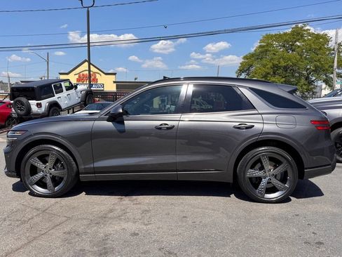 Used 2023 Genesis GV70 2.5T w/ Sport Prestige Package AWD/4WD image 4