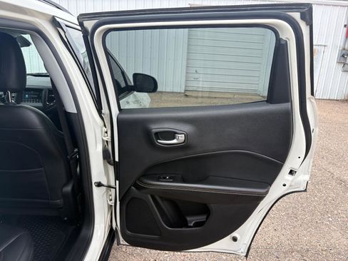 Used 2018 Jeep Compass Latitude w/ Popular Equipment Group image 15