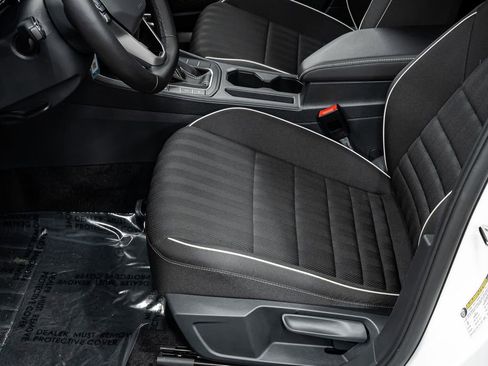 Used 2024 Volkswagen Jetta Sport image 35