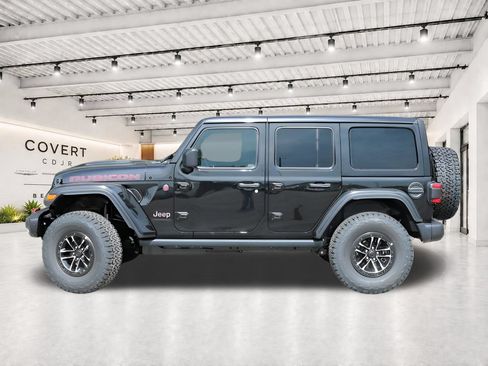 Used 2026 Jeep Wrangler Unlimited Rubicon AWD/4WD image 3