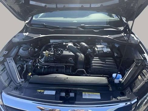 Used 2024 Volkswagen Jetta SE image 18