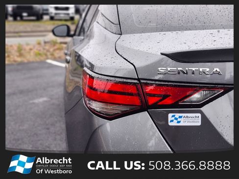 Used 2022 Nissan Sentra SR w/ SR Premium Package FWD image 9