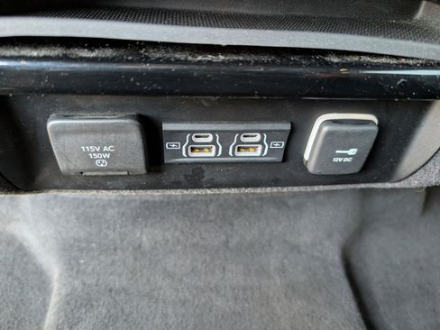 Used 2024 Jeep Wagoneer L Series II w/ Flexible Seating Group image 19