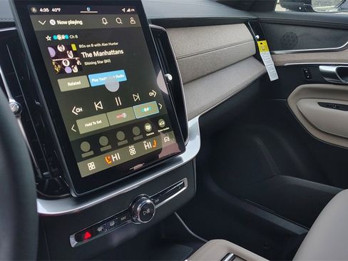 New 2026 Volvo XC90 B5 Plus image 22