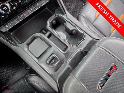 Used 2024 GMC Sierra 2500 AT4 w/ AT4 Premium Plus Package AWD/4WD image 18