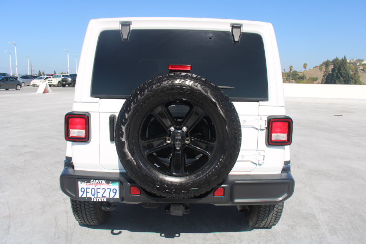 Used 2023 Jeep Wrangler Unlimited Sahara AWD/4WD image 4