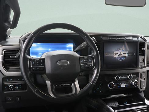 Used 2023 Ford F250 Platinum AWD/4WD image 9