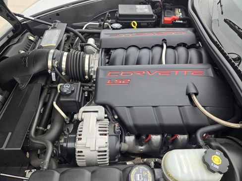 Used 2006 Chevrolet Corvette Coupe image 31