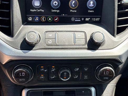 Used 2021 GMC Acadia SLT w/ Preferred Package AWD/4WD image 12