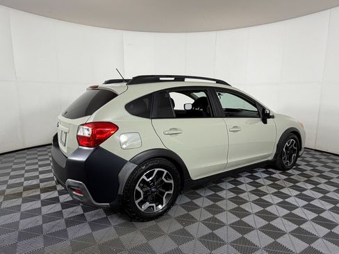 Used 2017 Subaru Crosstrek 2.0i Premium AWD/4WD image 4