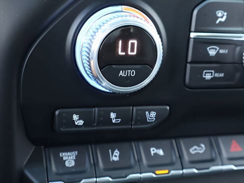 Used 2022 GMC Sierra 2500 AT4 w/ AT4 Premium Plus Package image 29