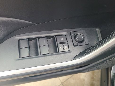 Used 2021 Toyota RAV4 LE w/ Carpet Mat Package (TMS) image 18