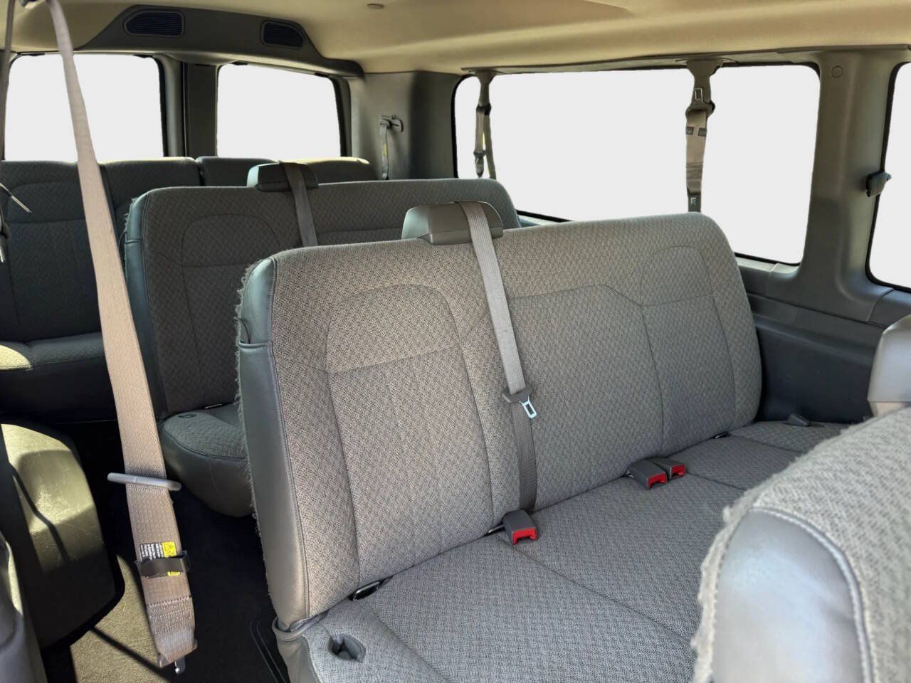 Used 2020 Chevrolet Express 3500 LS RWD image 10