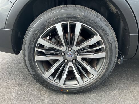 Used 2016 Ford Explorer Platinum AWD/4WD image 9