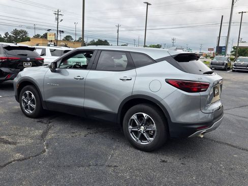 Used 2025 Chevrolet Blazer LT FWD image 9