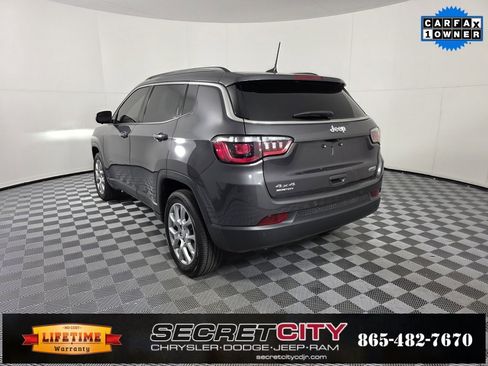 Used 2024 Jeep Compass Latitude w/ Sun and Sound Group image 5