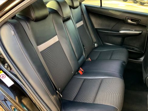 Used 2014 Toyota Camry SE FWD image 18