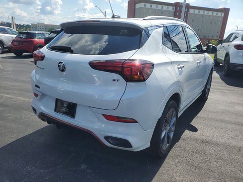 Used 2022 Buick Encore GX Select w/ Sport Touring Package FWD image 4