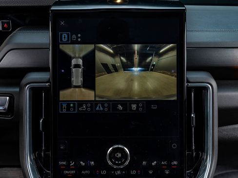 Used 2025 GMC Yukon Denali w/ Denali Reserve Package image 26