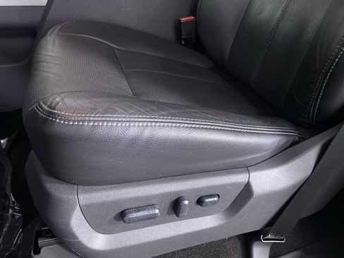 Used 2015 Ford F250 Lariat w/ Lariat Ultimate Package image 9