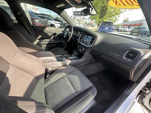 Used 2018 Dodge Charger R/T Scat Pack RWD image 26
