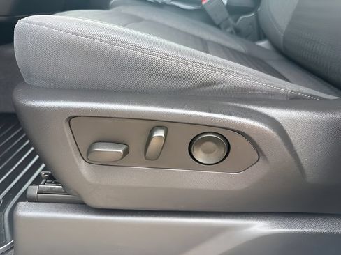 Used 2023 Chevrolet Silverado 1500 Custom RWD image 10