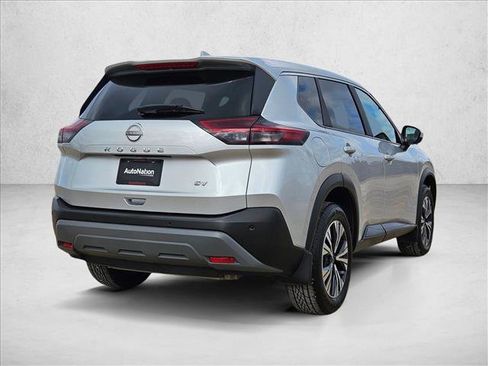 Used 2023 Nissan Rogue SV image 5