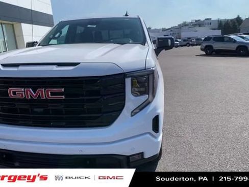 Used 2024 GMC Sierra 1500 Elevation w/ Elevation Premium Package AWD/4WD image 9