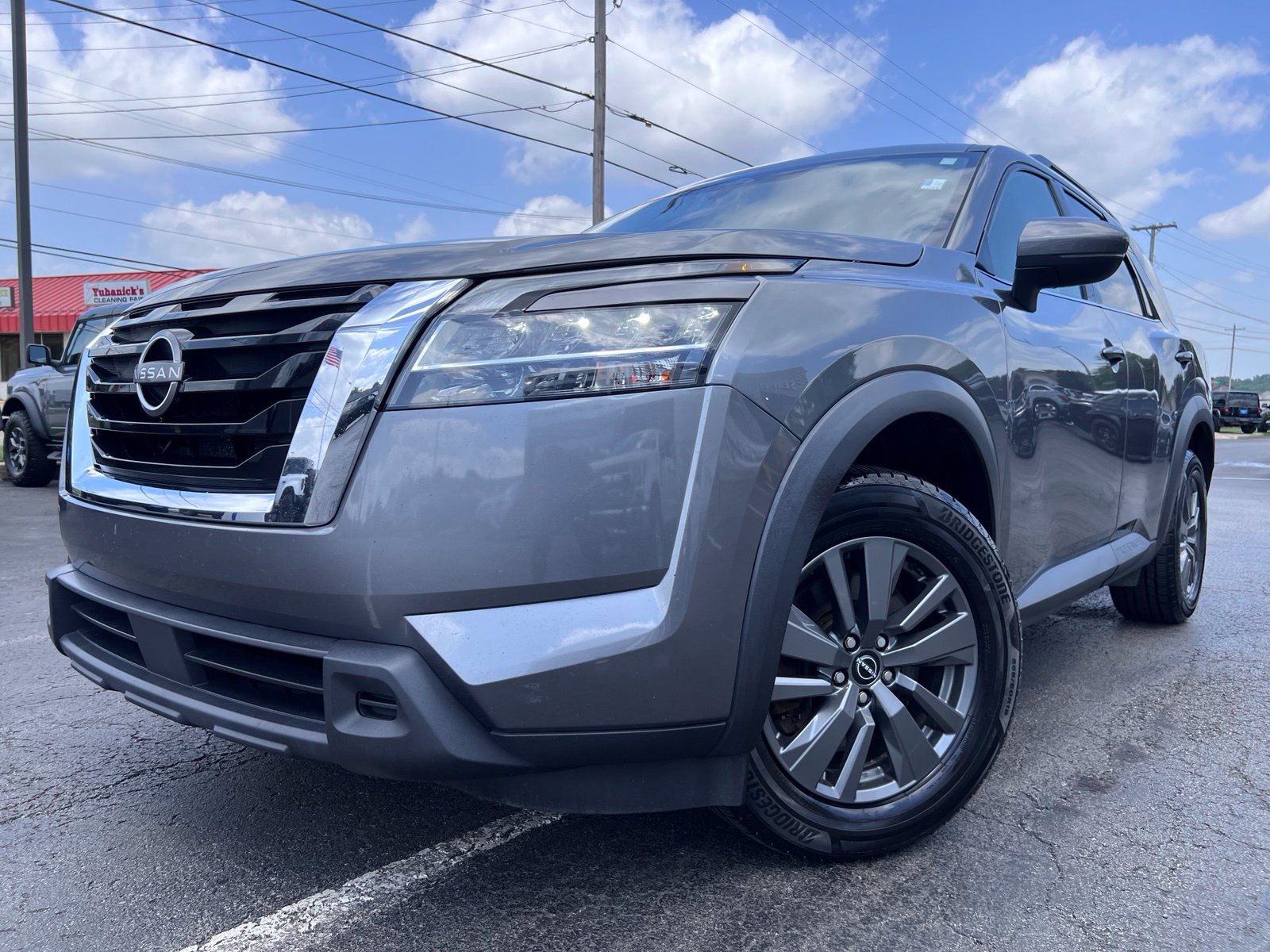 Used 2022 Nissan Pathfinder SV AWD/4WD image 18