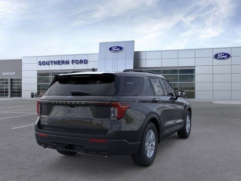 New 2026 Ford Explorer Active image 9