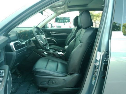 Used 2025 Kia Telluride S AWD/4WD image 14