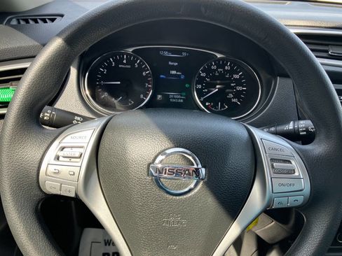 Used 2016 Nissan Rogue S image 18