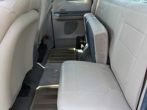 Used 2001 Ford F350 Lariat image 24