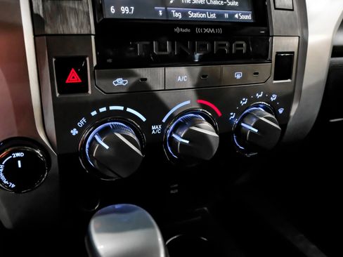 Used 2019 Toyota Tundra SR5 w/ SR5 Upgrade Package AWD/4WD image 33