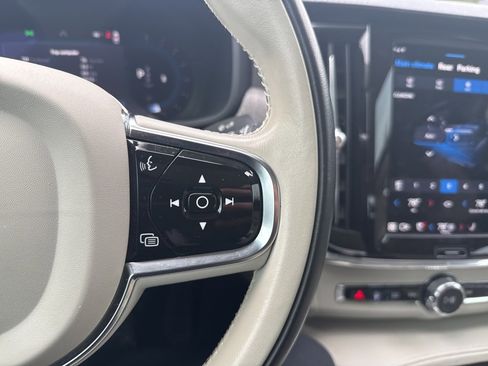 Used 2023 Volvo S90 B6 Ultimate image 24