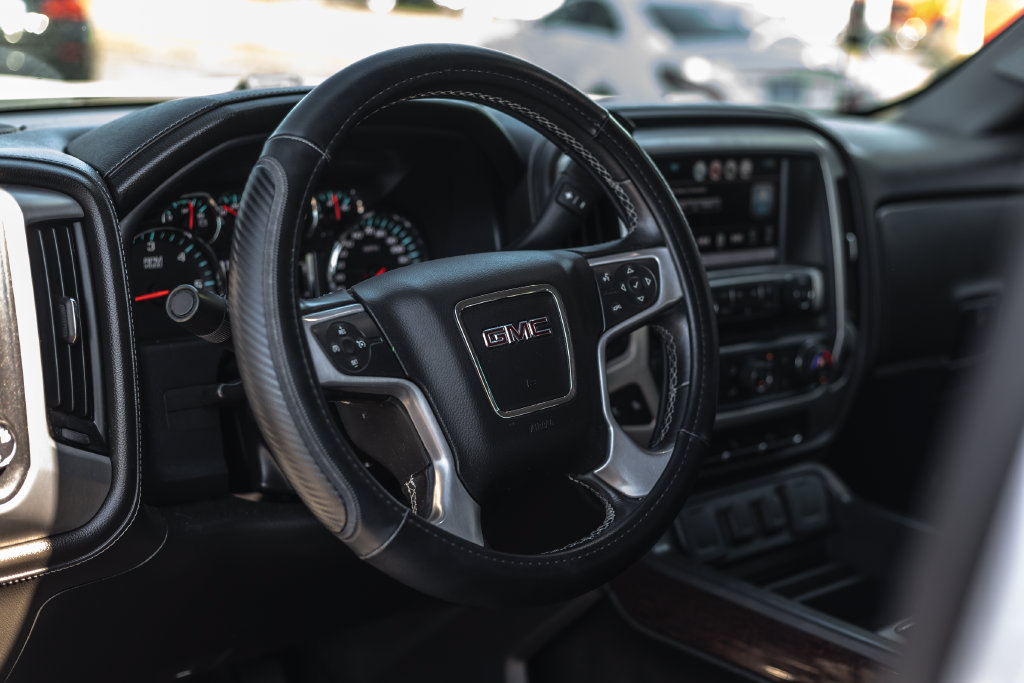 Used 2017 GMC Sierra 1500 SLT w/ SLT Premium Package AWD/4WD image 9
