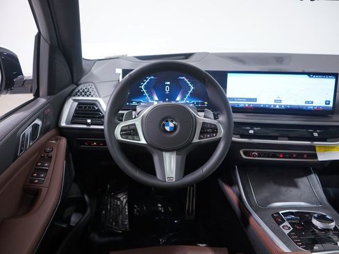 Used 2026 BMW X7 xDrive40i w/ M Sport Package AWD/4WD image 12