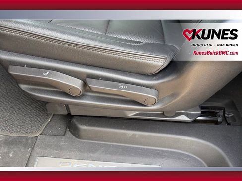 Used 2023 GMC Yukon XL Denali w/ Denali Reserve Package image 11