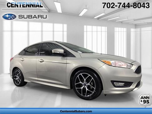 Used 2016 Ford Focus SE w/ SE Sport Package FWD image 1