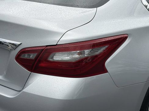 Used 2018 Nissan Altima 2.5 S w/ S Convenience Package FWD image 6