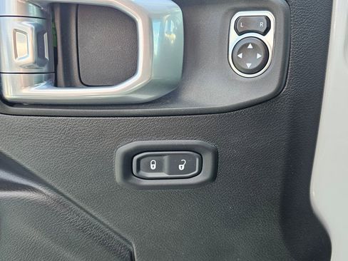 Used 2024 Jeep Wrangler Sport S image 14